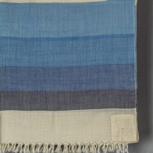 טלית בגווני כחול מדורגים