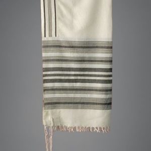 טלית קלאסית עם פסים שחורים