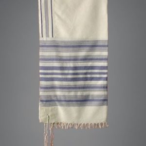 טלית קלאסית עם פסים כחולים